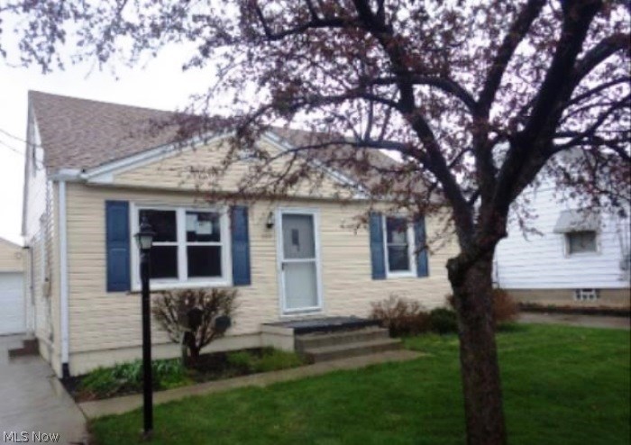 3331 Birchdale Road Northwest Canton, OH 44708 - Photo 3 of 16 Gallery Image 3