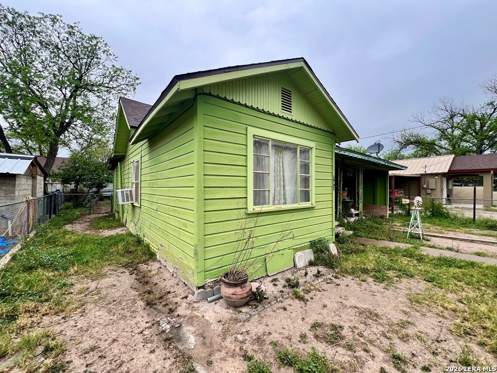 503 West Morin Street Del Rio, TX 78840 - Photo 3 of 19
