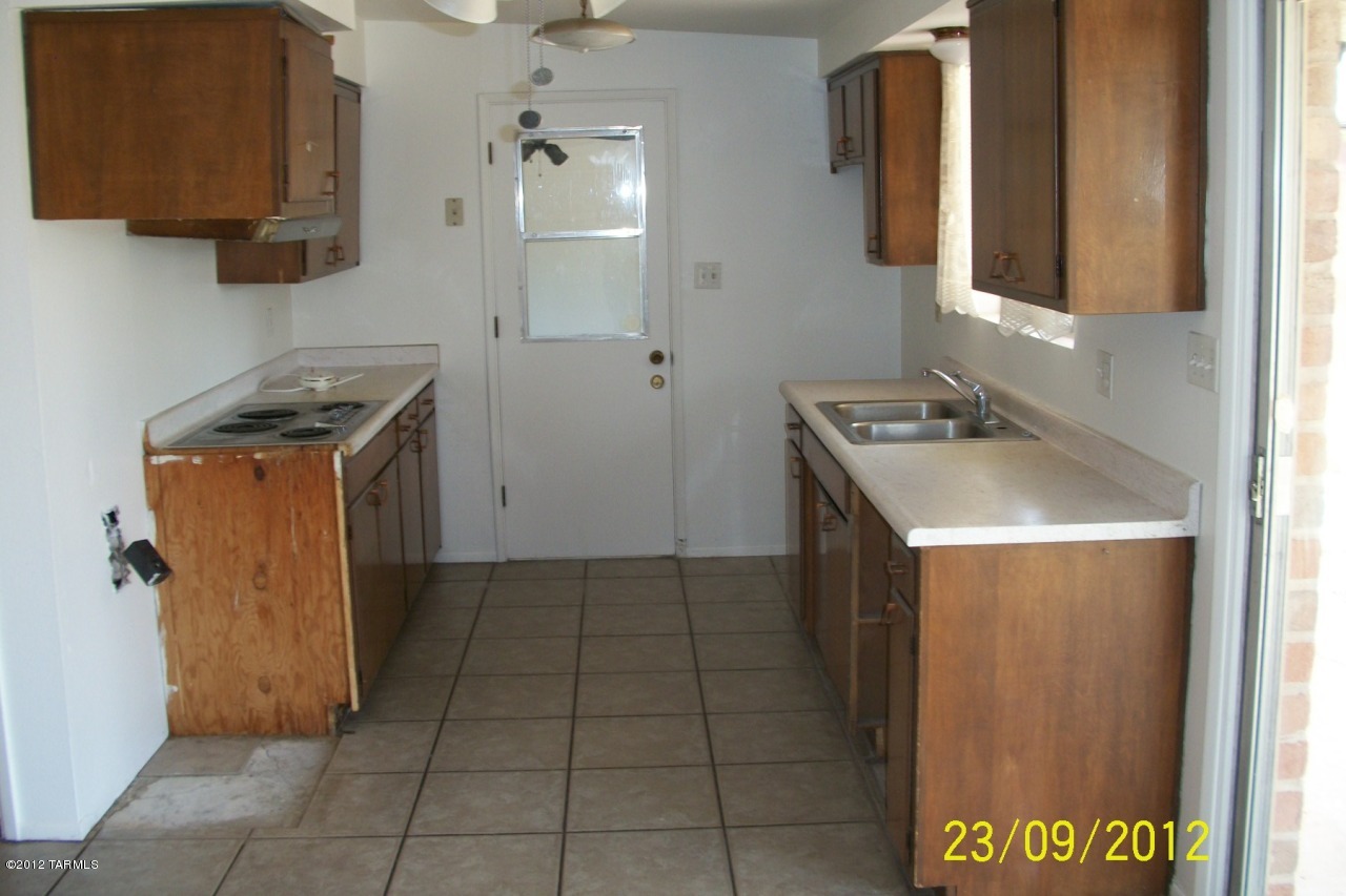 7852 East Elida Street Tucson, AZ 85715 - Photo 6 of 16