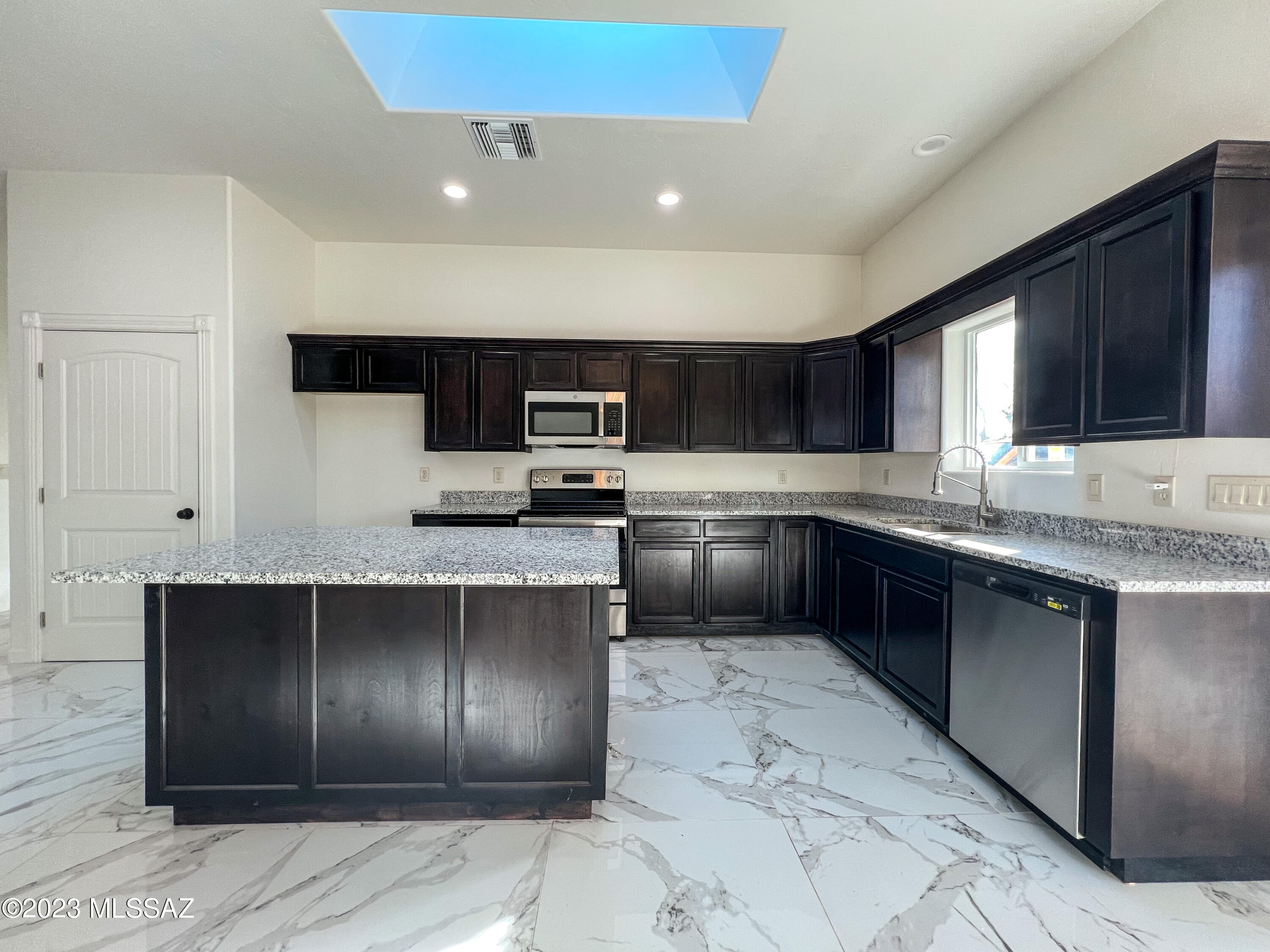 385 Placita Baca Rio Rico, AZ 85648 - Photo 7 of 8 Gallery Image 7