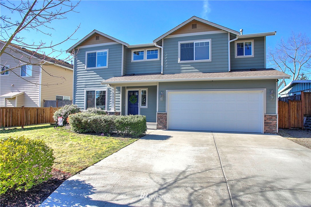 2211 Edmonds Avenue Northeast Renton, WA 98056 - Photo 2 of 20
