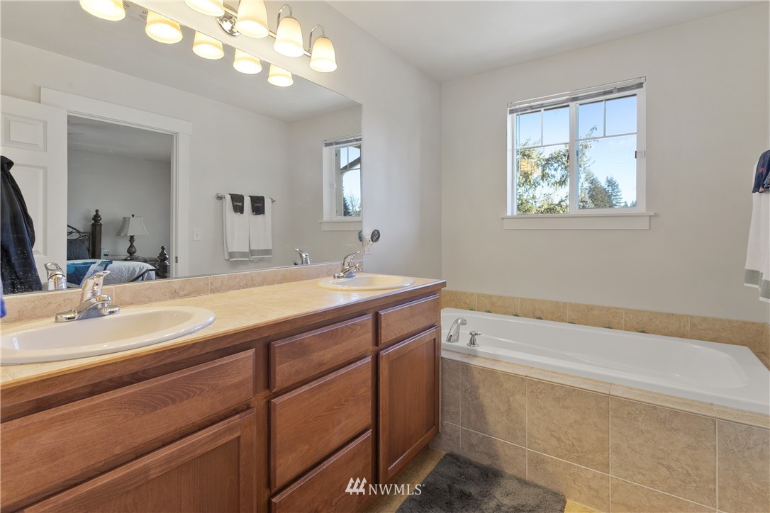 2211 Edmonds Avenue Northeast Renton, WA 98056 - Photo 13 of 20