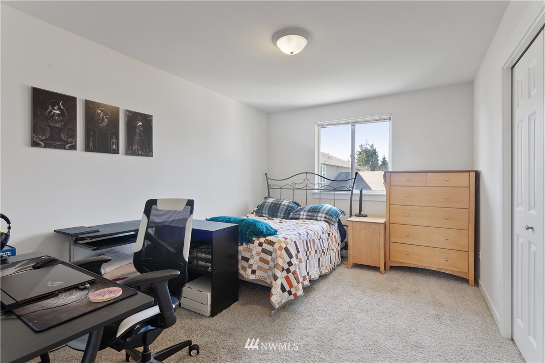 2211 Edmonds Avenue Northeast Renton, WA 98056 - Photo 15 of 20