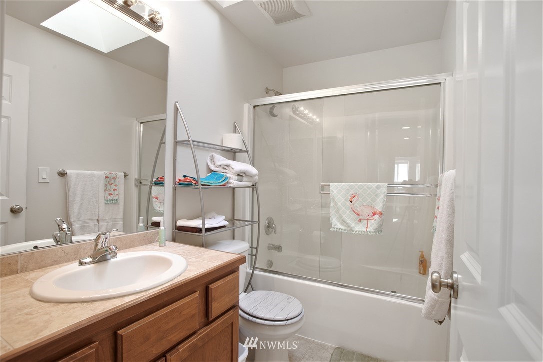 2211 Edmonds Avenue Northeast Renton, WA 98056 - Photo 17 of 20