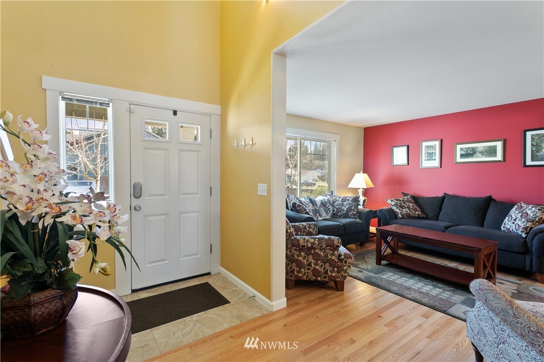 2211 Edmonds Avenue Northeast Renton, WA 98056 - Photo 3 of 20