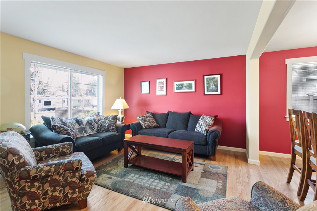 2211 Edmonds Avenue Northeast Renton, WA 98056 - Photo 4 of 20