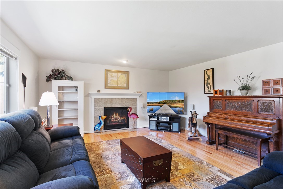 2211 Edmonds Avenue Northeast Renton, WA 98056 - Photo 9 of 20