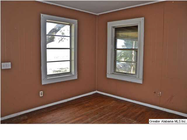 101 Gray Street Clanton, AL 35045 - Photo 3 of 32