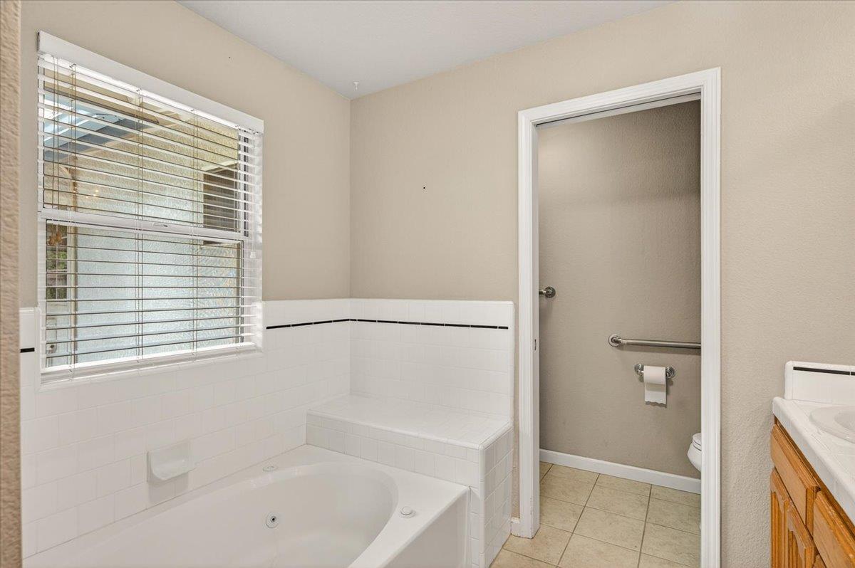 2375 Fallbrook Avenue Clovis, CA 93611 - Photo 24 of 34
