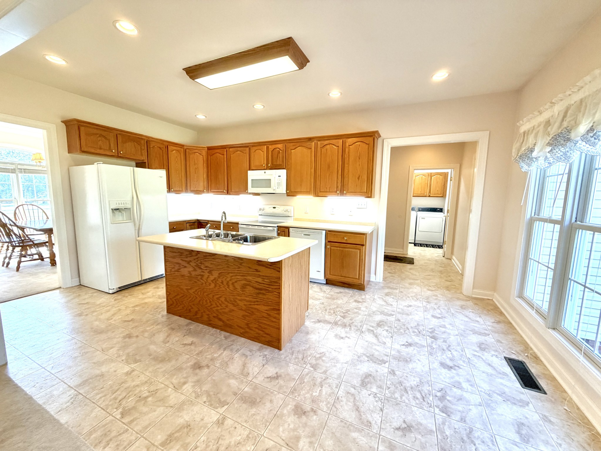 4893 Orten Road Hopkinsville, KY 42240 - Photo 5 of 36 Gallery Image 5