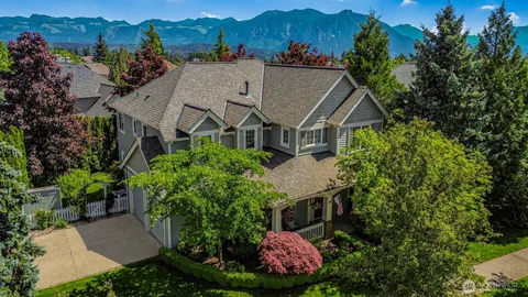 $1,340,000 | 7124 Chanticleer Avenue Southeast, Snoqualmie, WA 98065