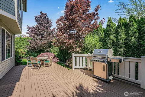 $1,340,000 | 7124 Chanticleer Avenue Southeast, Snoqualmie, WA 98065