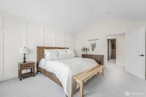 $1,340,000 | 7124 Chanticleer Avenue Southeast, Snoqualmie, WA 98065