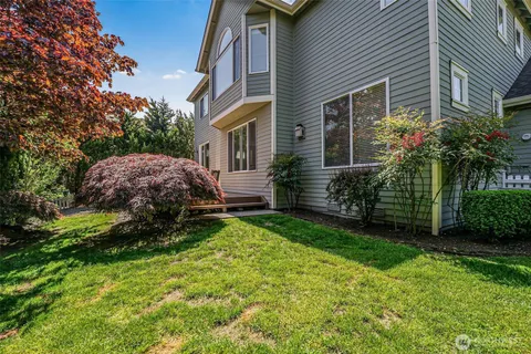 $1,340,000 | 7124 Chanticleer Avenue Southeast, Snoqualmie, WA 98065