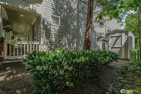 $1,340,000 | 7124 Chanticleer Avenue Southeast, Snoqualmie, WA 98065