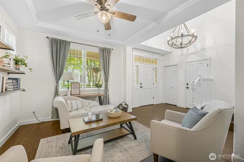 $1,340,000 | 7124 Chanticleer Avenue Southeast, Snoqualmie, WA 98065