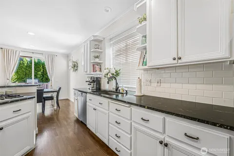 $1,340,000 | 7124 Chanticleer Avenue Southeast, Snoqualmie, WA 98065