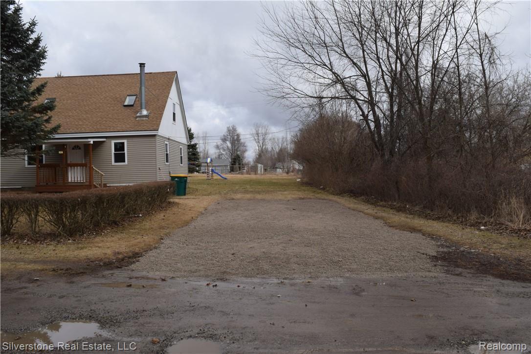 29775 Rogan Road New Haven, MI 48048 - Photo 43 of 54 DSC_0151.JPG