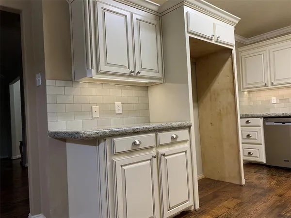 $2,500 | 1953 Camden Way, Carrollton, TX 75007