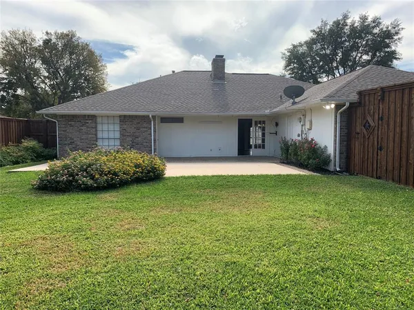 $2,500 | 1953 Camden Way, Carrollton, TX 75007