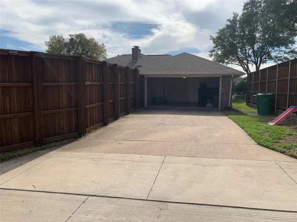 $2,500 | 1953 Camden Way, Carrollton, TX 75007