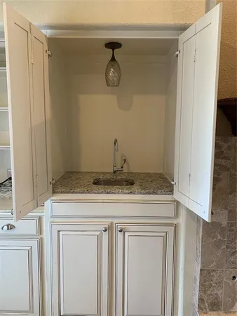 $2,500 | 1953 Camden Way, Carrollton, TX 75007
