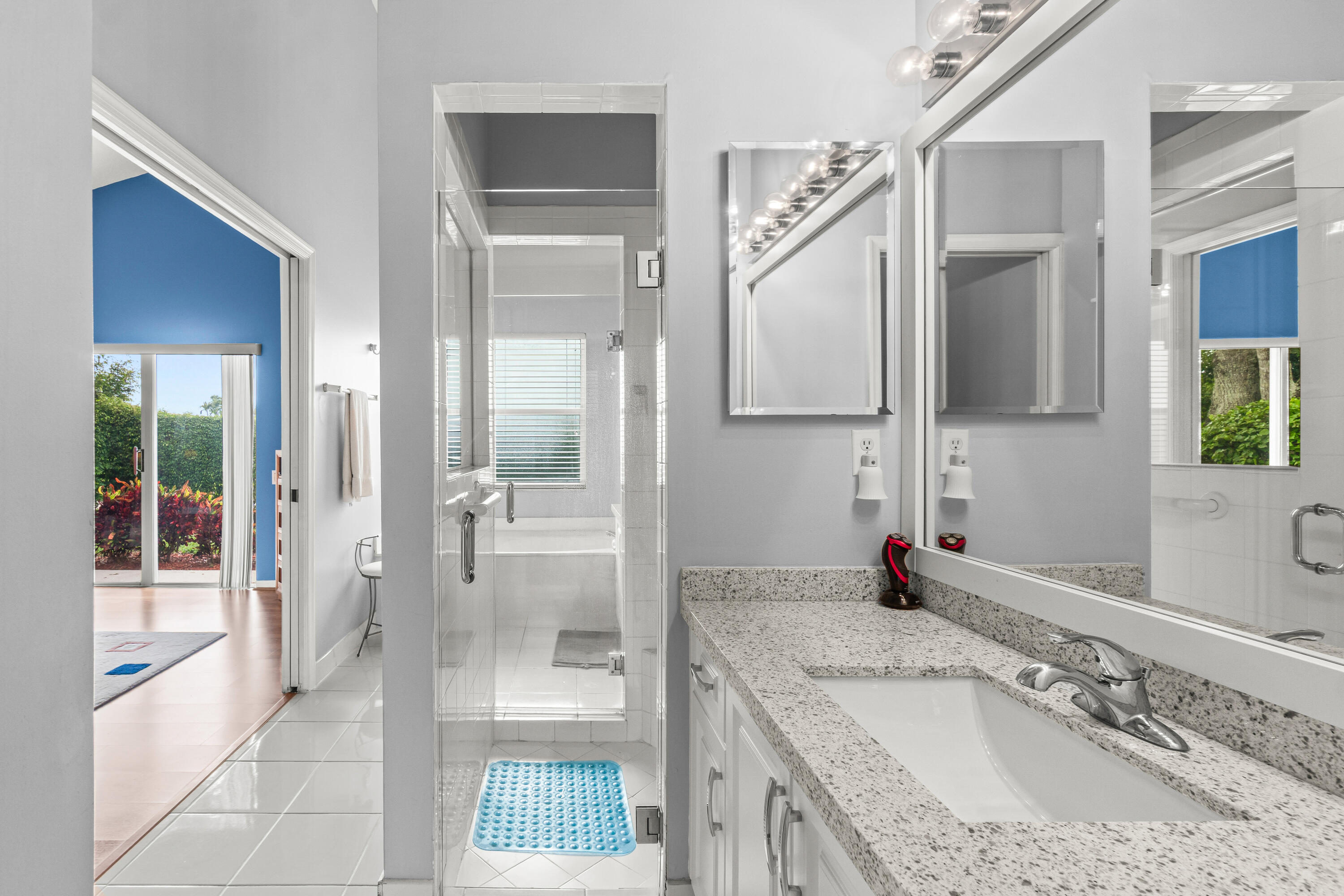 6952 Grenelefe Road Boynton Beach, FL 33437 - Photo 20 of 41 Primary Bathroom