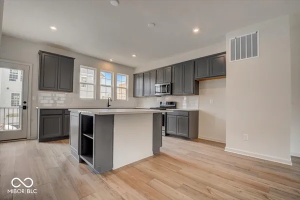 $2,695 | 14518 Brecon Lane, Carmel, IN 46074