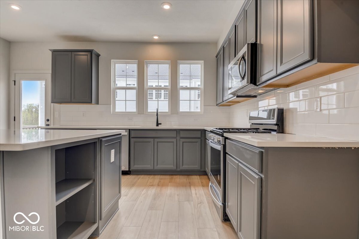 14518 Brecon Lane Carmel, IN 46074 - Photo 8 of 48