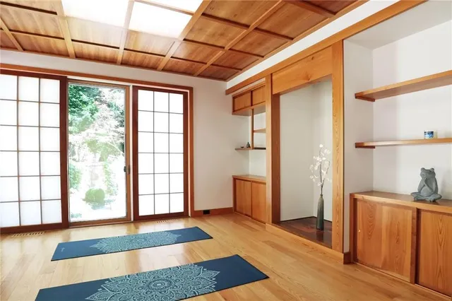 $2,985,000 | 16940 Stonehaven Drive, Loch Lloyd, MO 64012