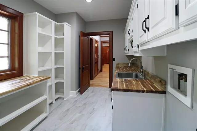 $2,985,000 | 16940 Stonehaven Drive, Loch Lloyd, MO 64012