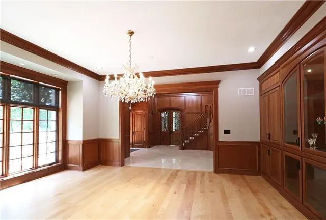 $2,985,000 | 16940 Stonehaven Drive, Loch Lloyd, MO 64012