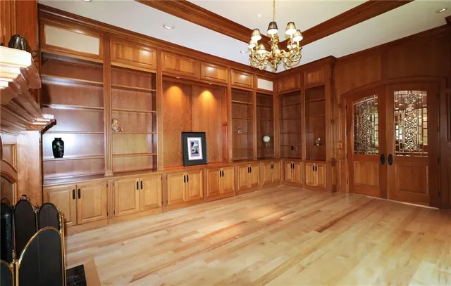 $2,985,000 | 16940 Stonehaven Drive, Loch Lloyd, MO 64012