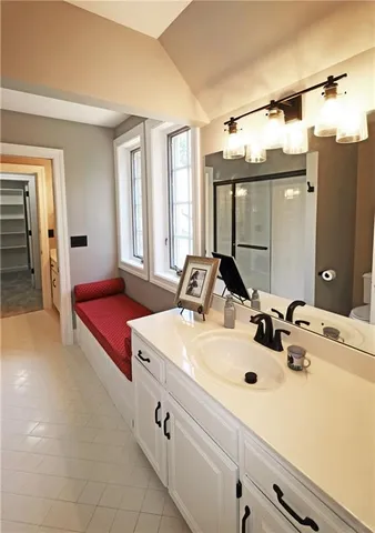 $2,985,000 | 16940 Stonehaven Drive, Loch Lloyd, MO 64012