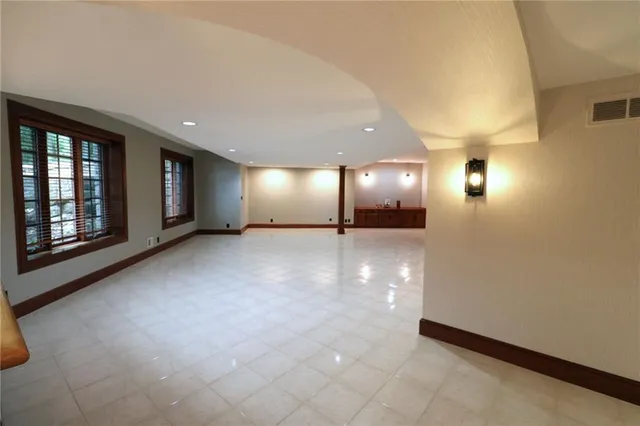 $2,985,000 | 16940 Stonehaven Drive, Loch Lloyd, MO 64012