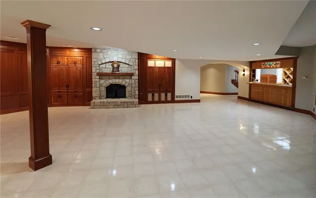 $2,985,000 | 16940 Stonehaven Drive, Loch Lloyd, MO 64012