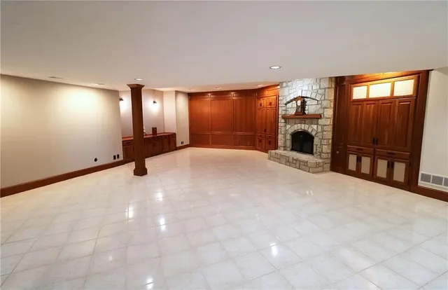 $2,985,000 | 16940 Stonehaven Drive, Loch Lloyd, MO 64012