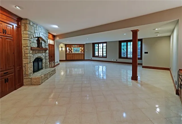 $2,985,000 | 16940 Stonehaven Drive, Loch Lloyd, MO 64012