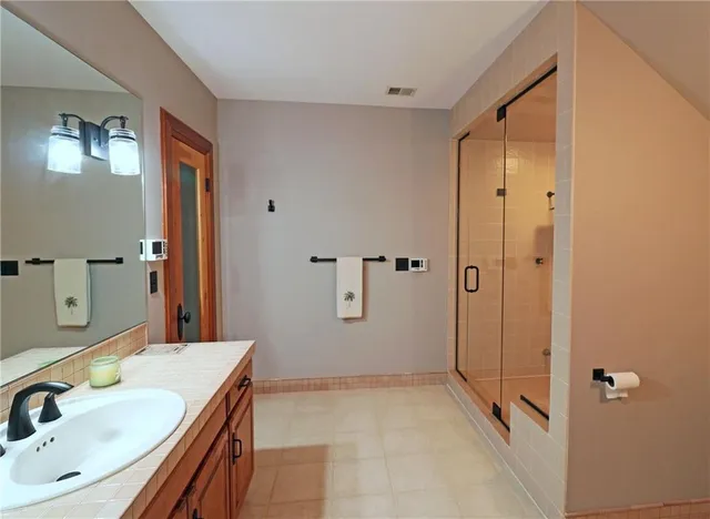 $2,985,000 | 16940 Stonehaven Drive, Loch Lloyd, MO 64012