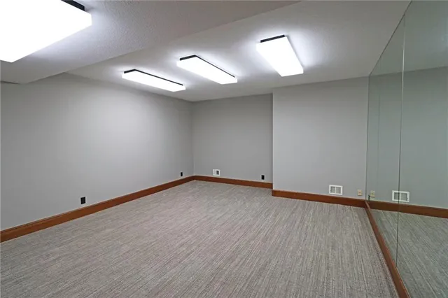 $2,985,000 | 16940 Stonehaven Drive, Loch Lloyd, MO 64012