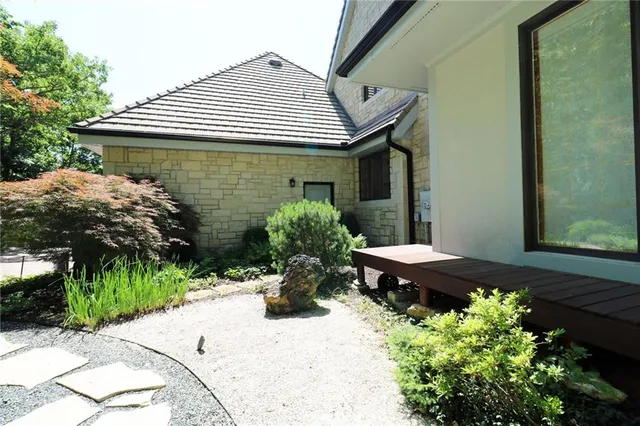 $2,985,000 | 16940 Stonehaven Drive, Loch Lloyd, MO 64012