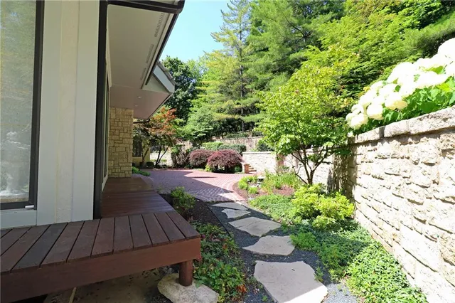 $2,985,000 | 16940 Stonehaven Drive, Loch Lloyd, MO 64012