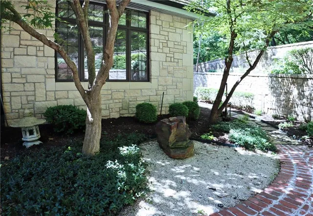 $2,985,000 | 16940 Stonehaven Drive, Loch Lloyd, MO 64012