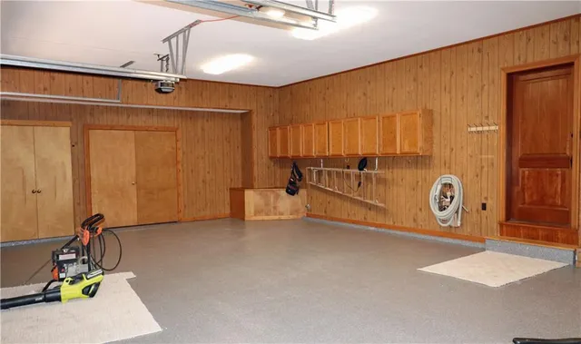 $2,985,000 | 16940 Stonehaven Drive, Loch Lloyd, MO 64012