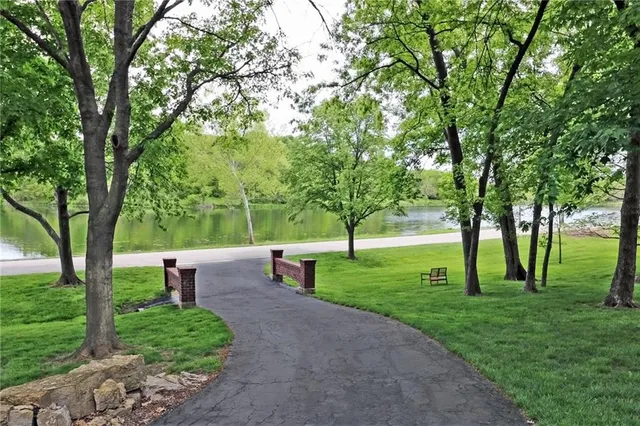 $2,985,000 | 16940 Stonehaven Drive, Loch Lloyd, MO 64012