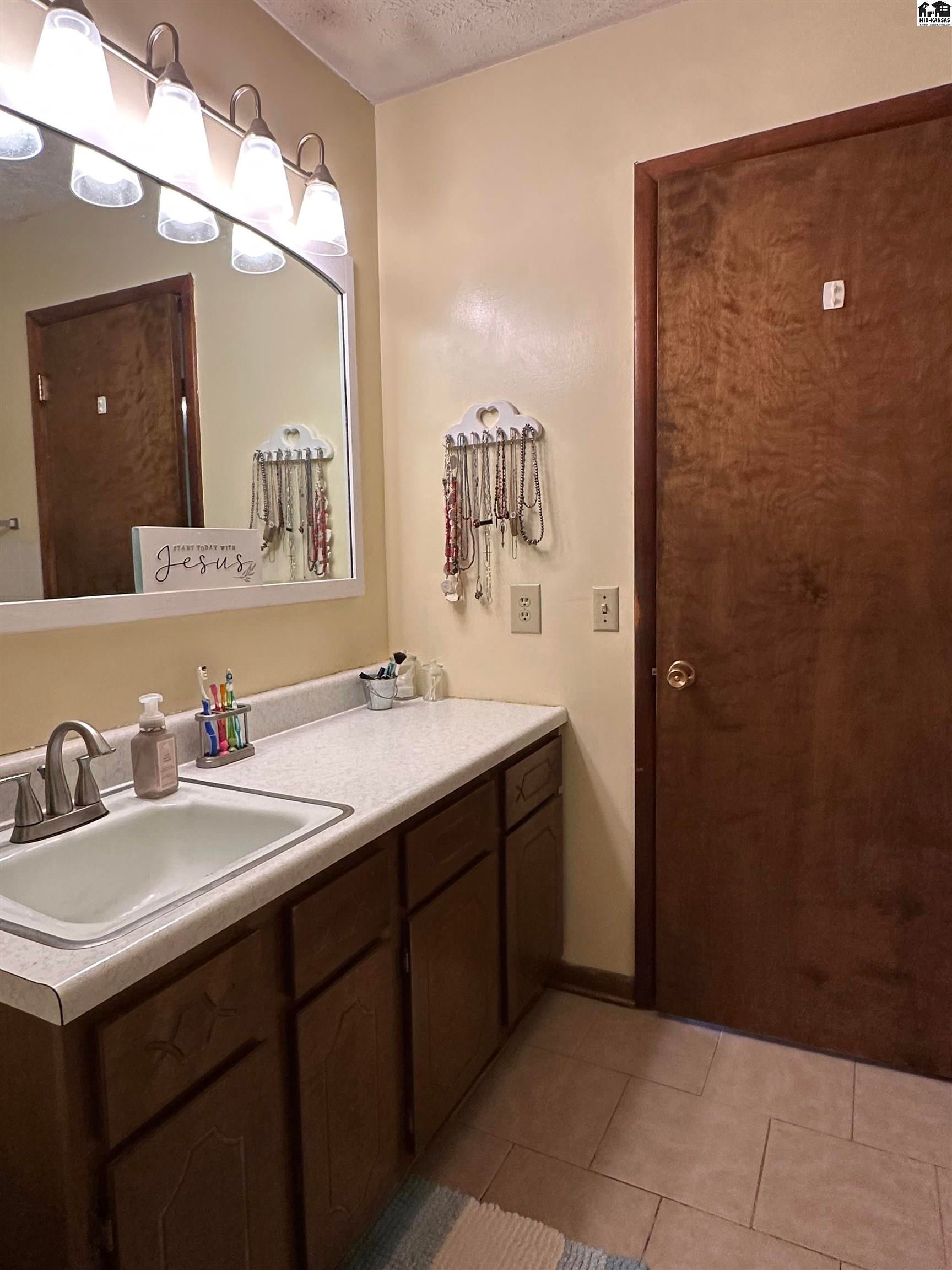 914 Sioux Road Lindsborg, KS 67456 - Photo 19 of 32 Gallery Image 19