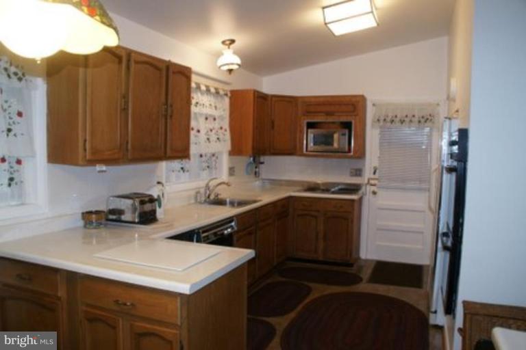 8317 Stevenson Road Pikesville, MD 21208 - Photo 5 of 22 Kitchen