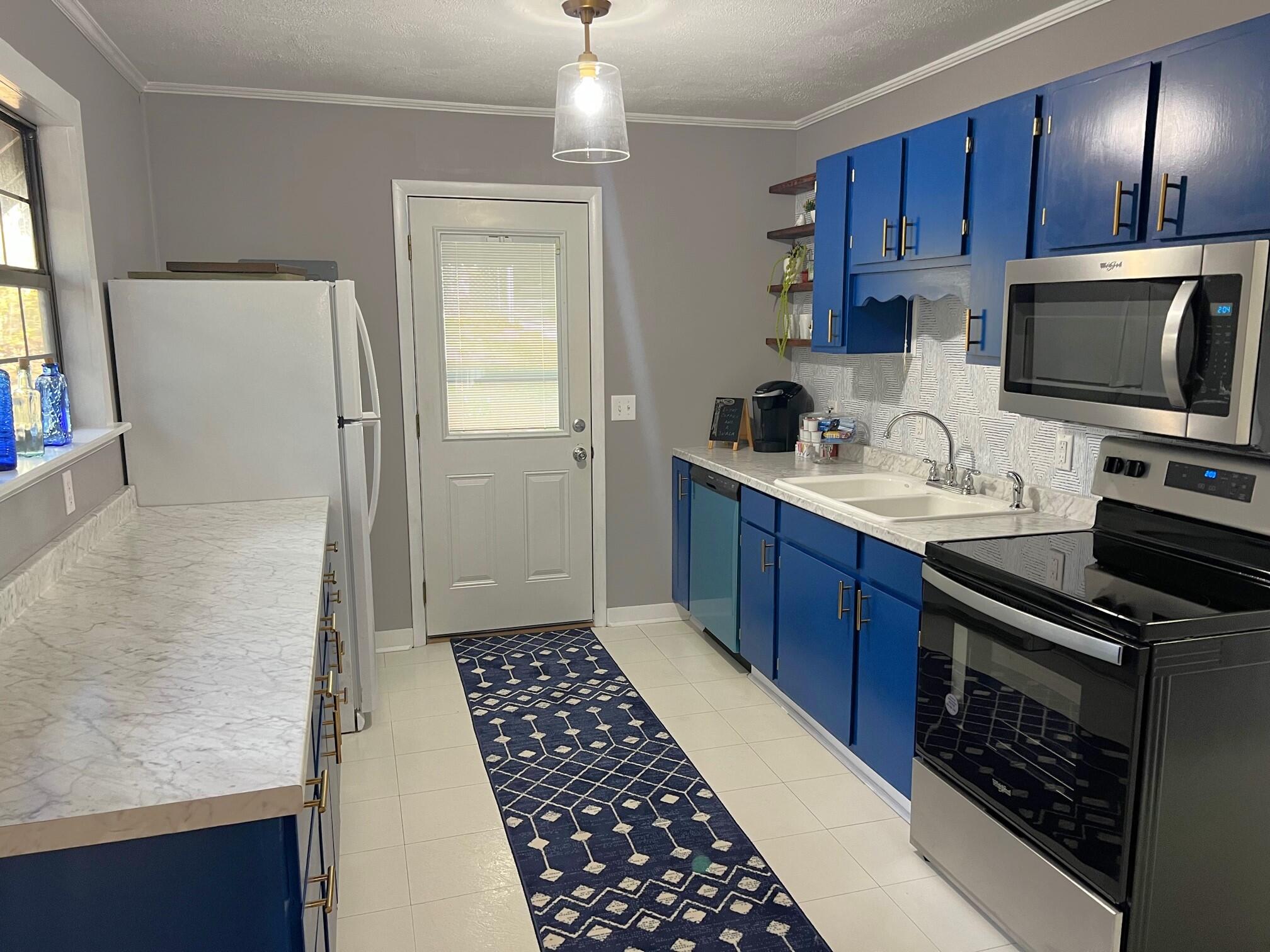 453 Squirrel Road DeFuniak Springs, FL 32433 - Photo 6 of 59 Kitchen (2)