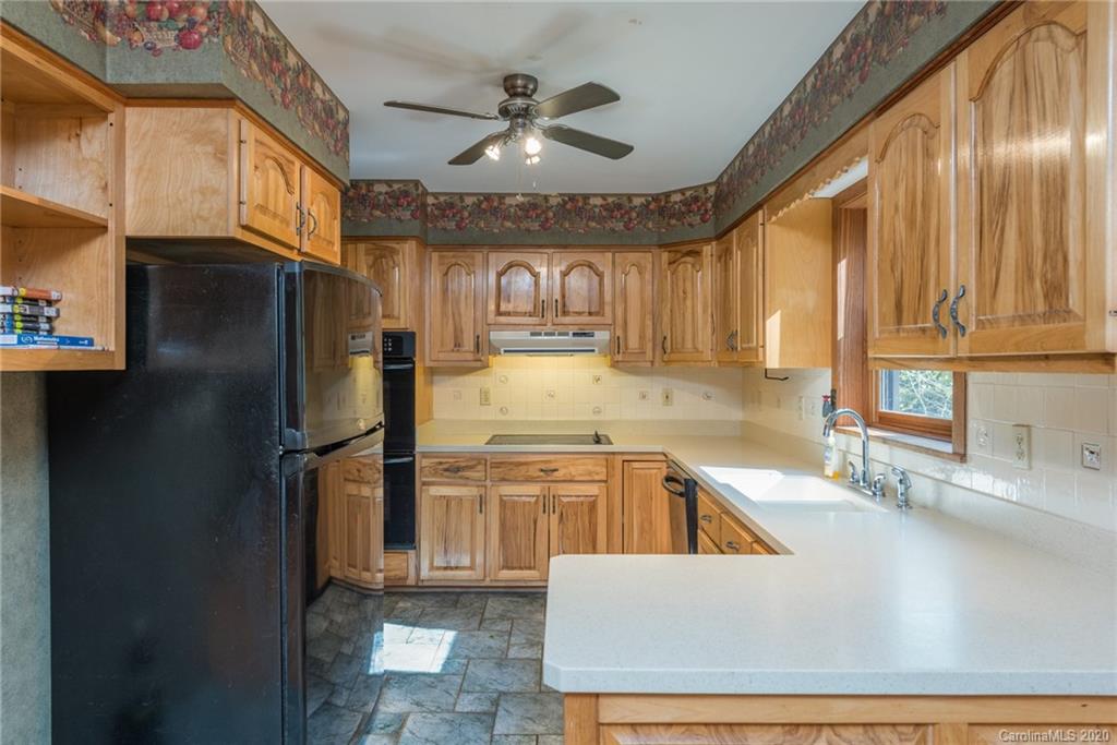 12 Woods Road Fairview, NC 28730 - Photo 12 of 48 Gallery Image 12