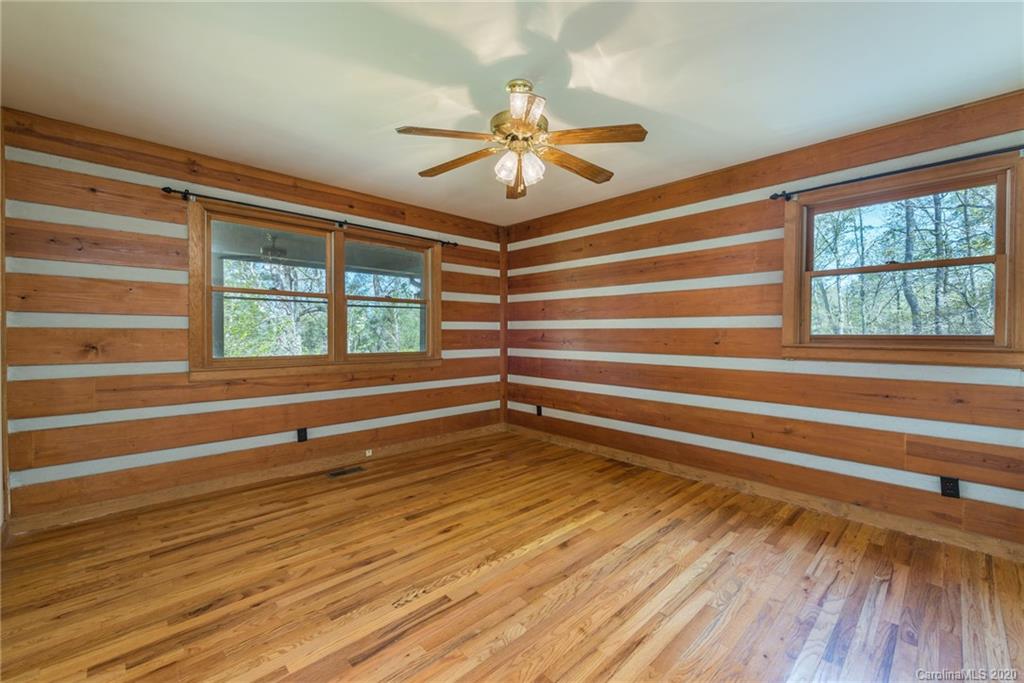 12 Woods Road Fairview, NC 28730 - Photo 19 of 48 Gallery Image 19